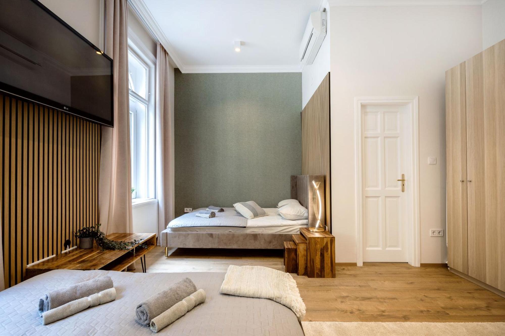 Sleek Downtown Living Apartment Budapest Exterior photo